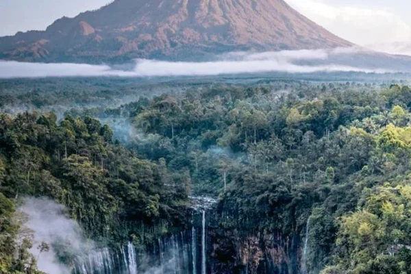air-terjun-tumpak-sewu-lumajang air-terjun-tumpak-sewu-lumajang